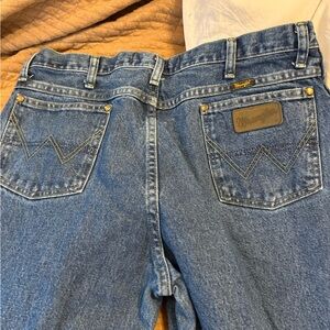 Wrangler George Strait Classic Blue Jeans with Signature Stitching 36x34